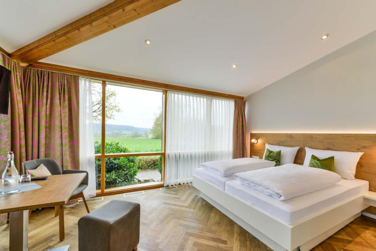 Bett'N Glueck - Uebernachtung & Fruehstueck Bed and Breakfast Zusmarshausen Exteriör bild